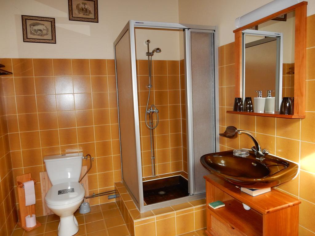 Le Chateau Des Estubiers Bed & Breakfast Serignan-du-Comtat ห้อง รูปภาพ