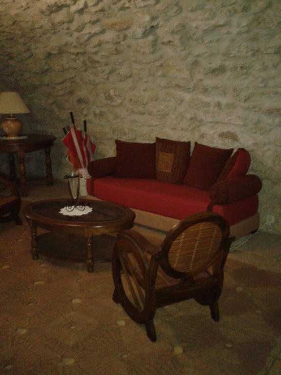 Le Chateau Des Estubiers Bed & Breakfast Serignan-du-Comtat ภายนอก รูปภาพ