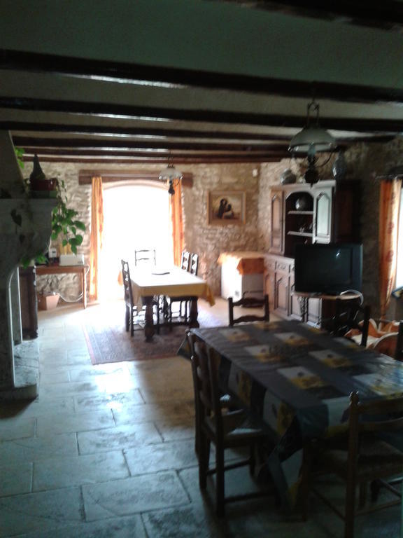 Le Chateau Des Estubiers Bed & Breakfast Serignan-du-Comtat ภายนอก รูปภาพ