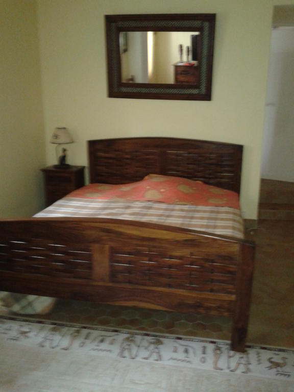 Le Chateau Des Estubiers Bed & Breakfast Serignan-du-Comtat ภายนอก รูปภาพ