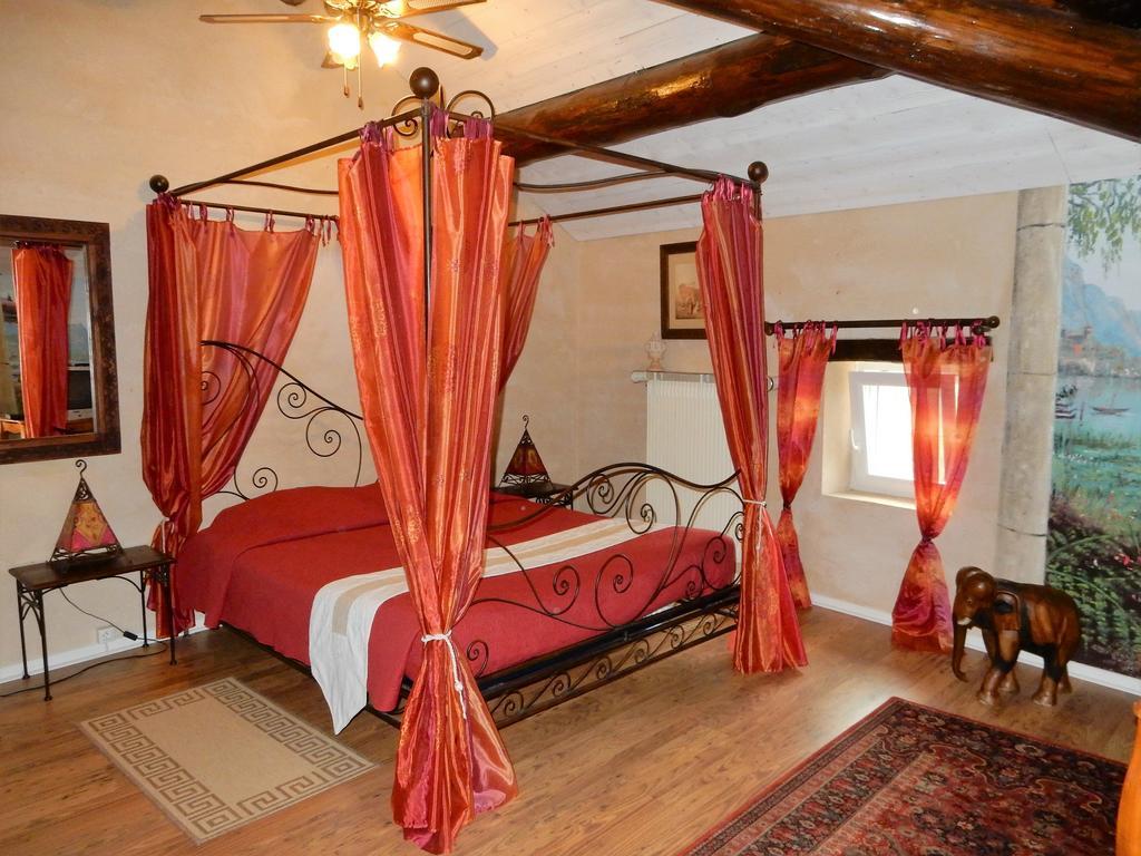 Le Chateau Des Estubiers Bed & Breakfast Serignan-du-Comtat ภายนอก รูปภาพ